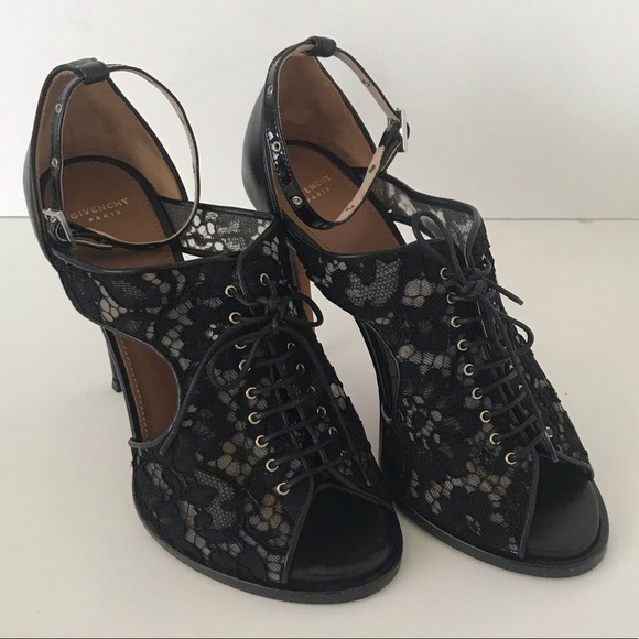 Givenchy Black Floral Lace Open Toe Lace Up Bootie Sandals, Size 6.5 🔴 - Picture 2 of 5